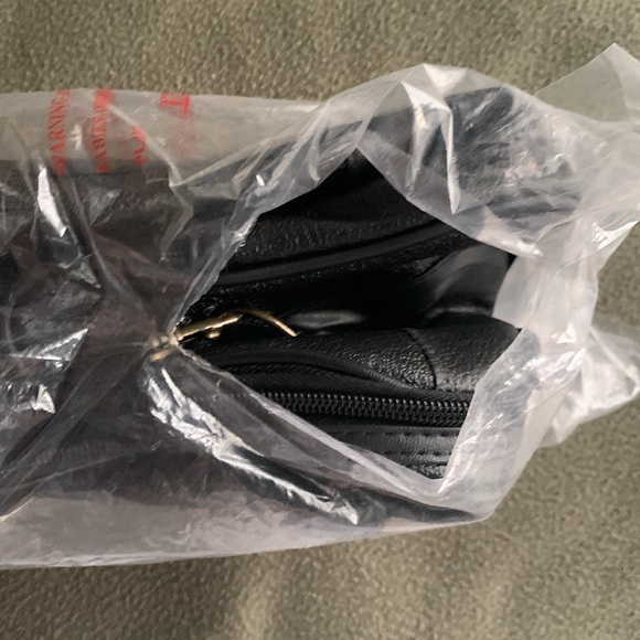 NWT Road Pro black leather Personal Travel Kit. Bottom approximately 8” x 5”. - Picture 4 of 6